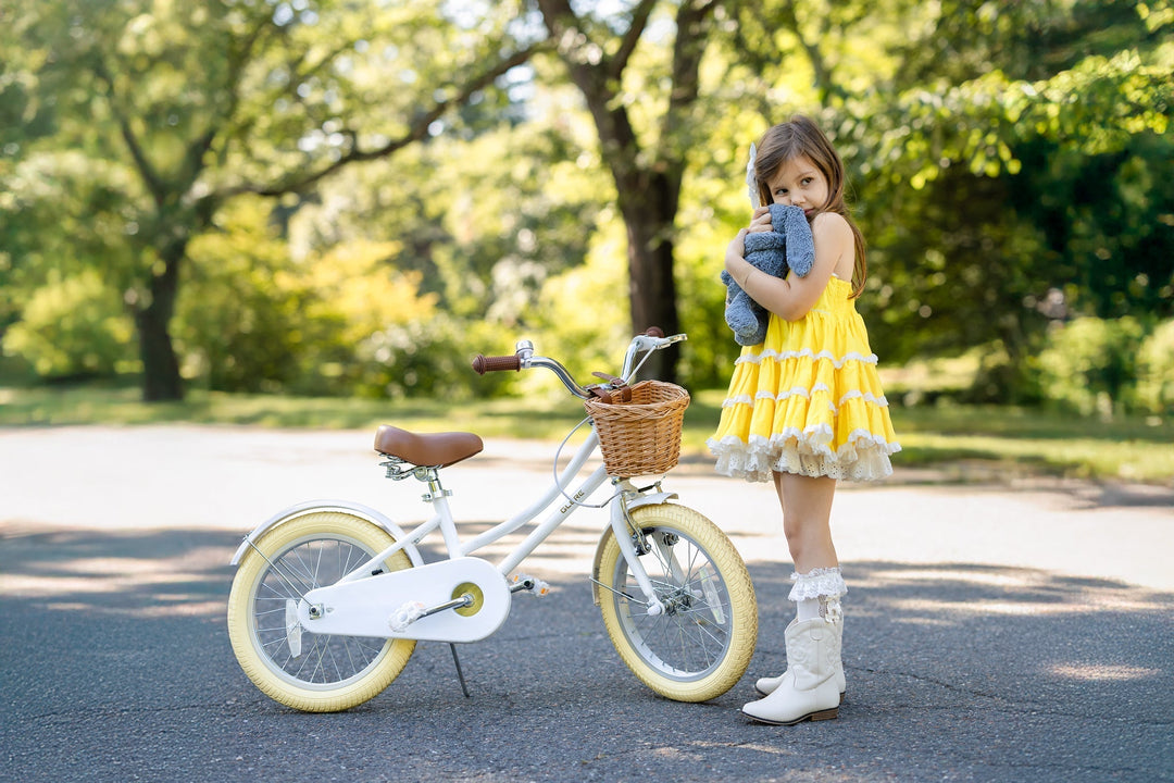 Little Riders on the Street Adventure: Teaching Kids to Observe and Judge Traffic Safety